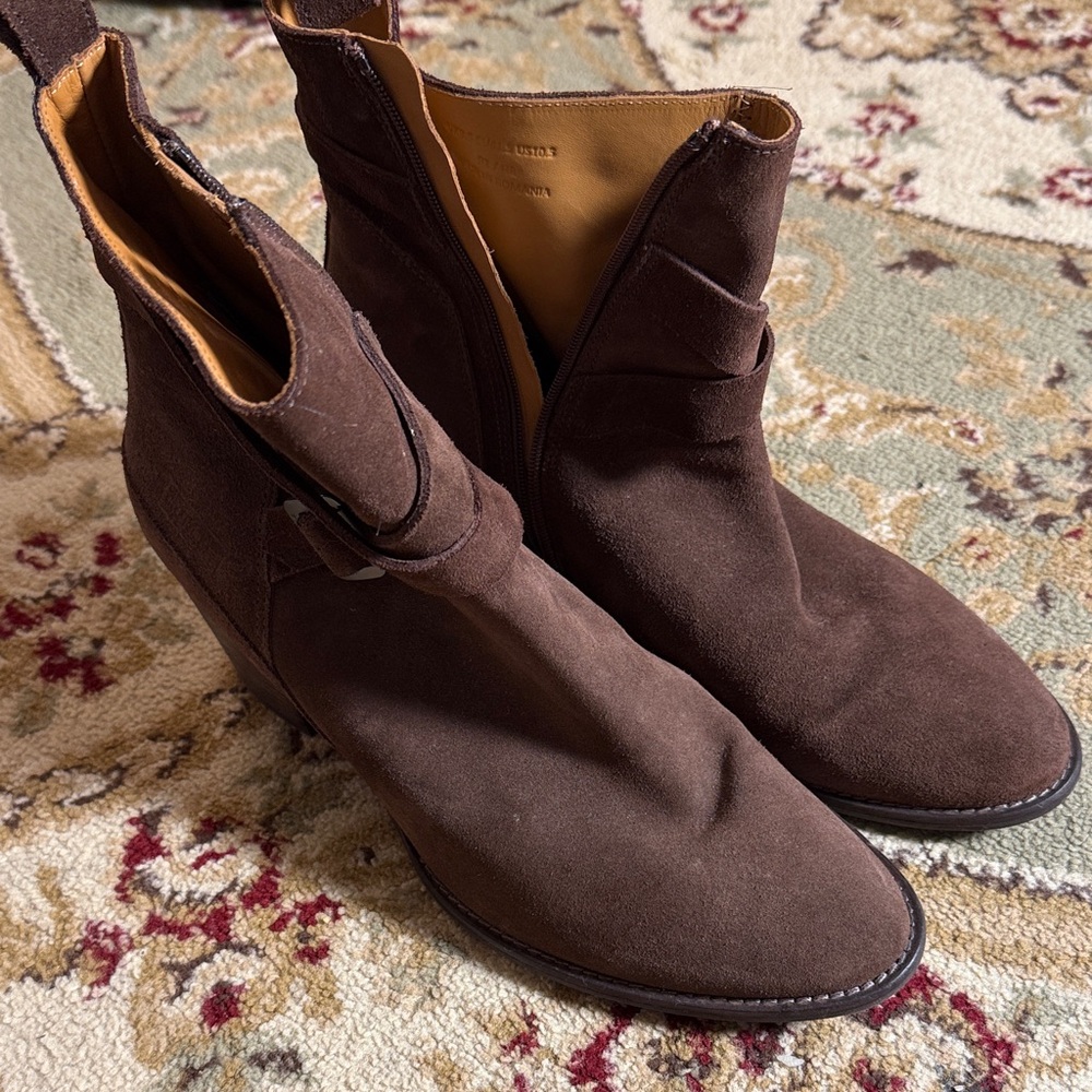 Hunter Brown Suede Ankle Boots
